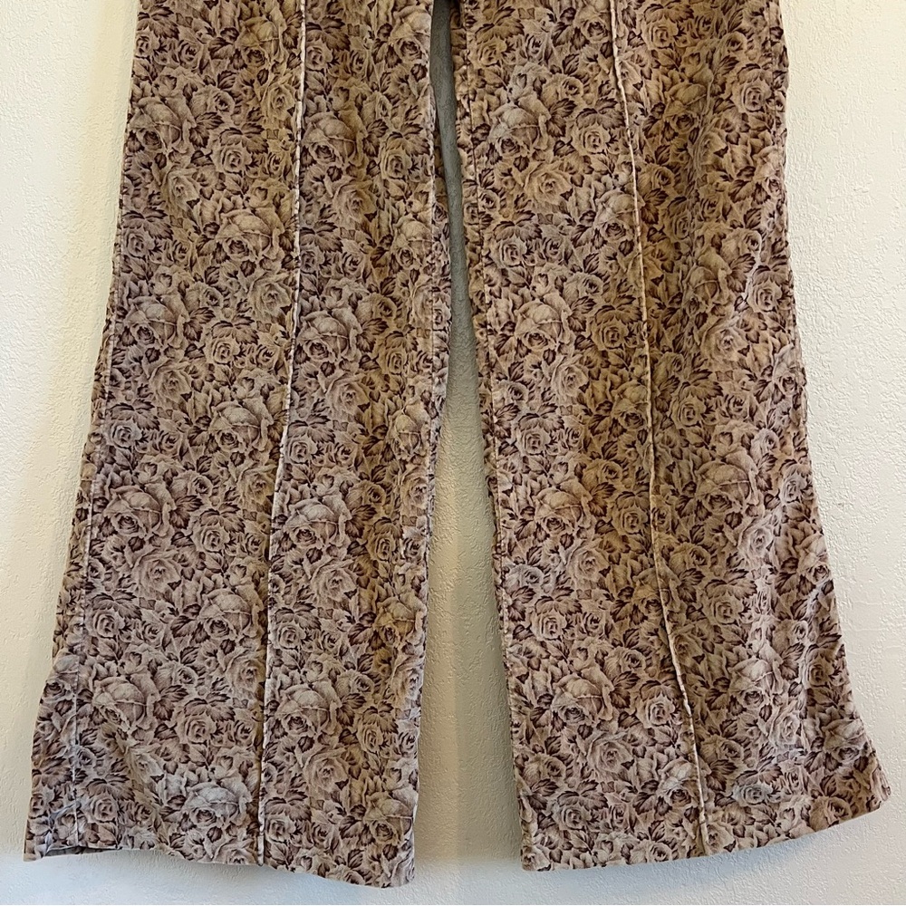 Vintage 70’s High Waisted Velvet Floral Pants - Picture 4 of 14